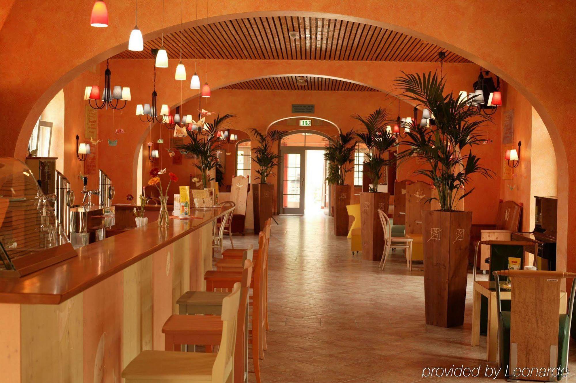 Jufa Hotel 3*